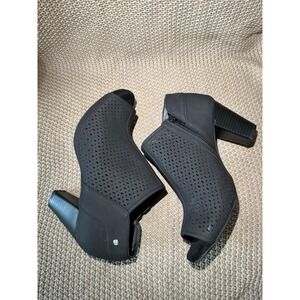 Giani Bernini Angye Black Faux Leather Peep Toe Ankle‎ Booties Women's Size 10